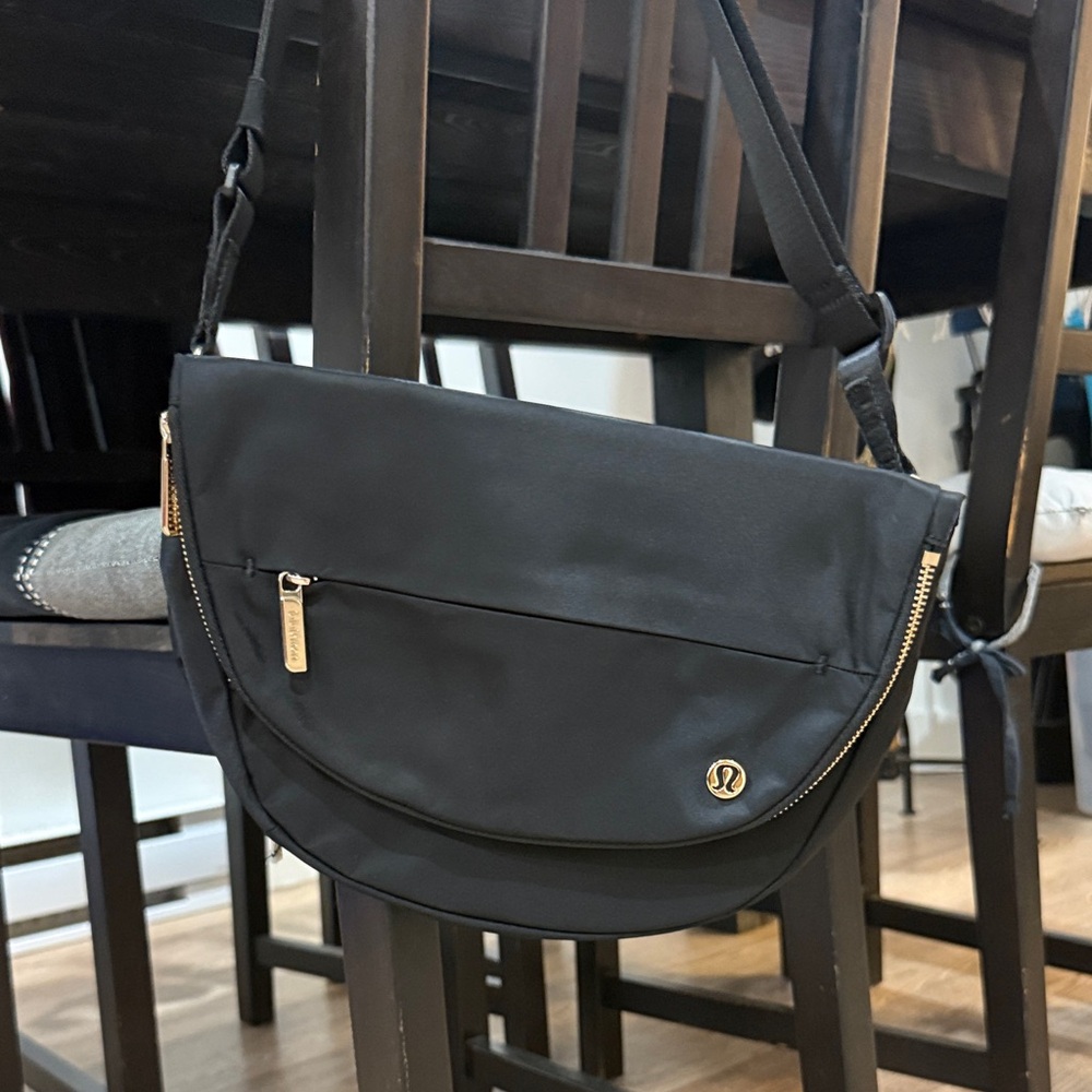 lululemon athletica Black Crossbody Bag all night festival 5L